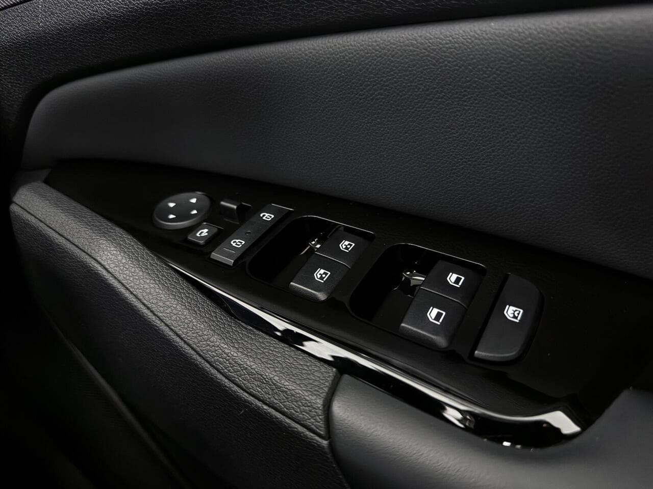 Kia Sportage thumbnail Misc Controls