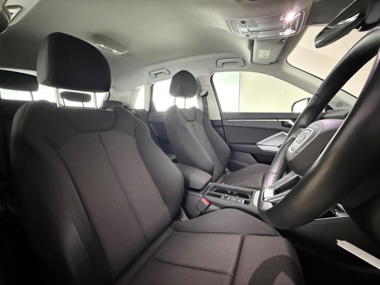 Audi Q3 thumbnail Seat Driver