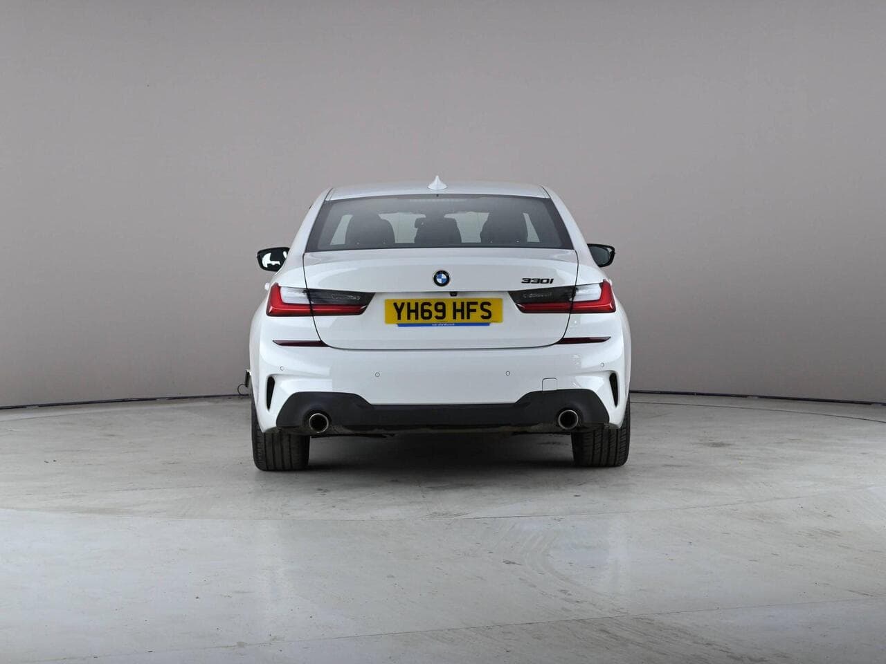 BMW 3 Series thumbnail Rear