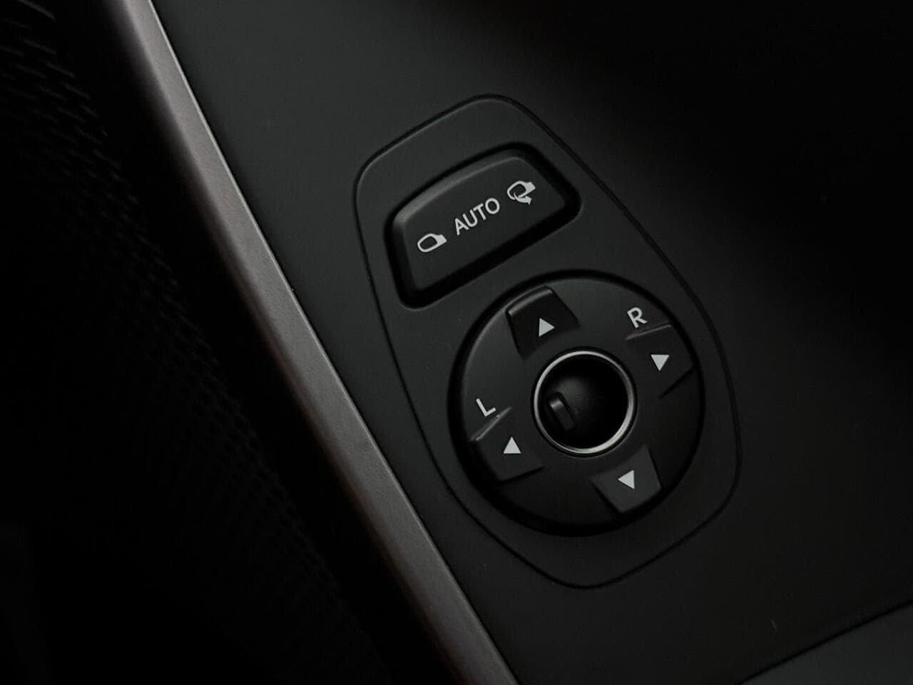 Hyundai Santa Fe thumbnail Misc Controls