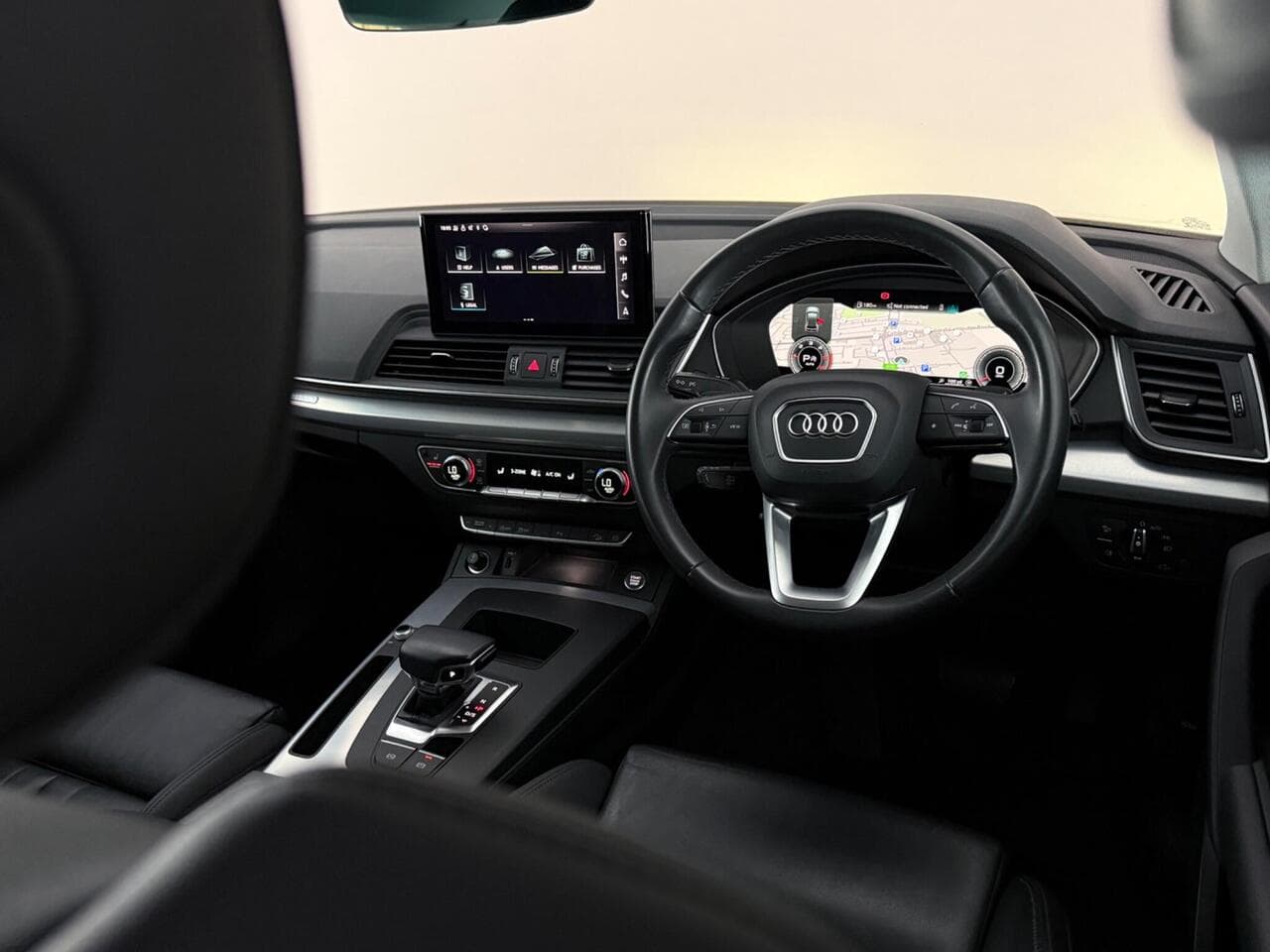 Audi Q5 thumbnail Interior Front