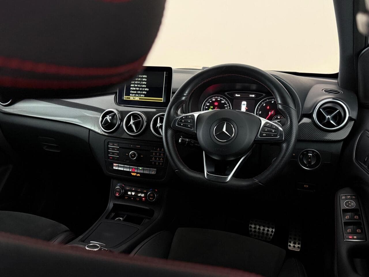 Mercedes-Benz B Class thumbnail Interior Front