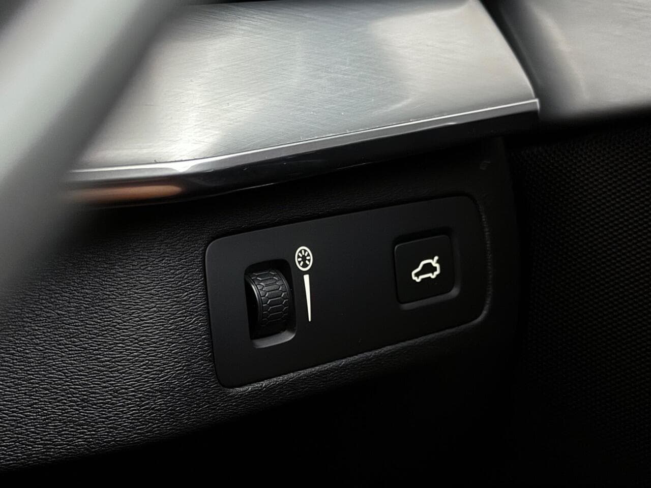 Volvo XC90 thumbnail Misc Controls