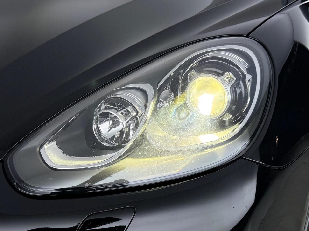 Porsche Cayenne thumbnail Lights Front
