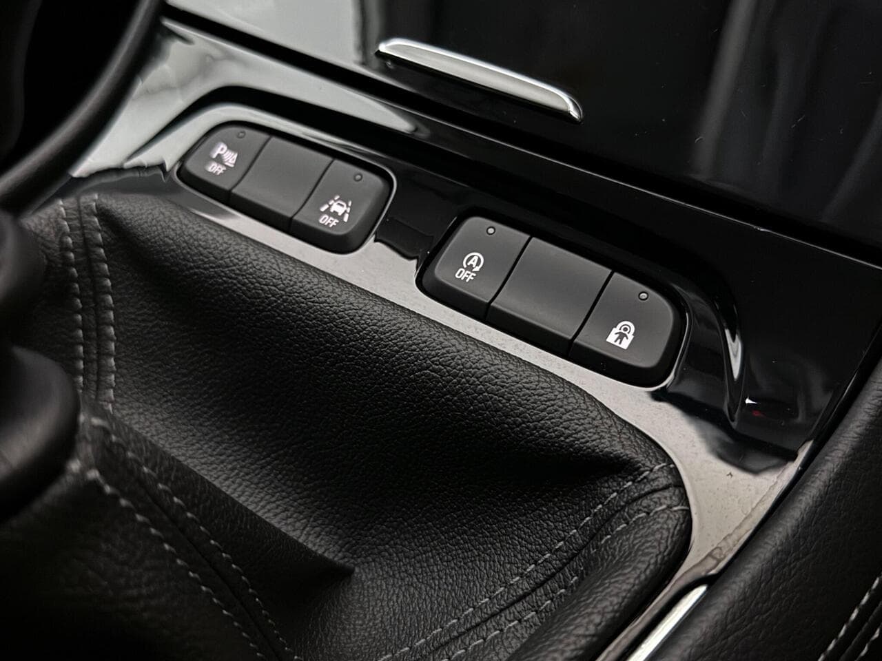 Vauxhall Grandland thumbnail Misc Controls