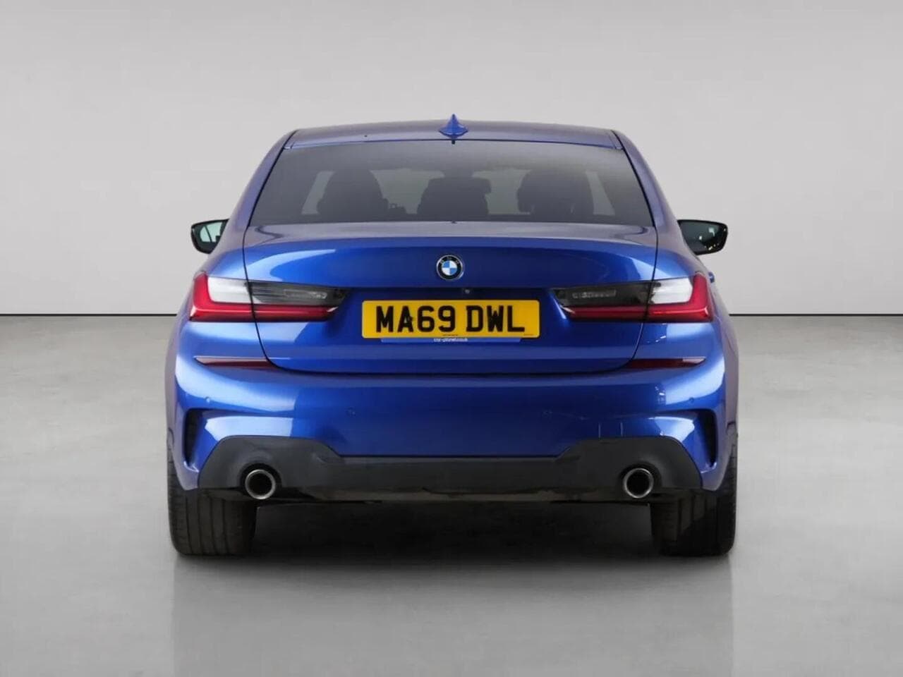 BMW 3 Series thumbnail Rear