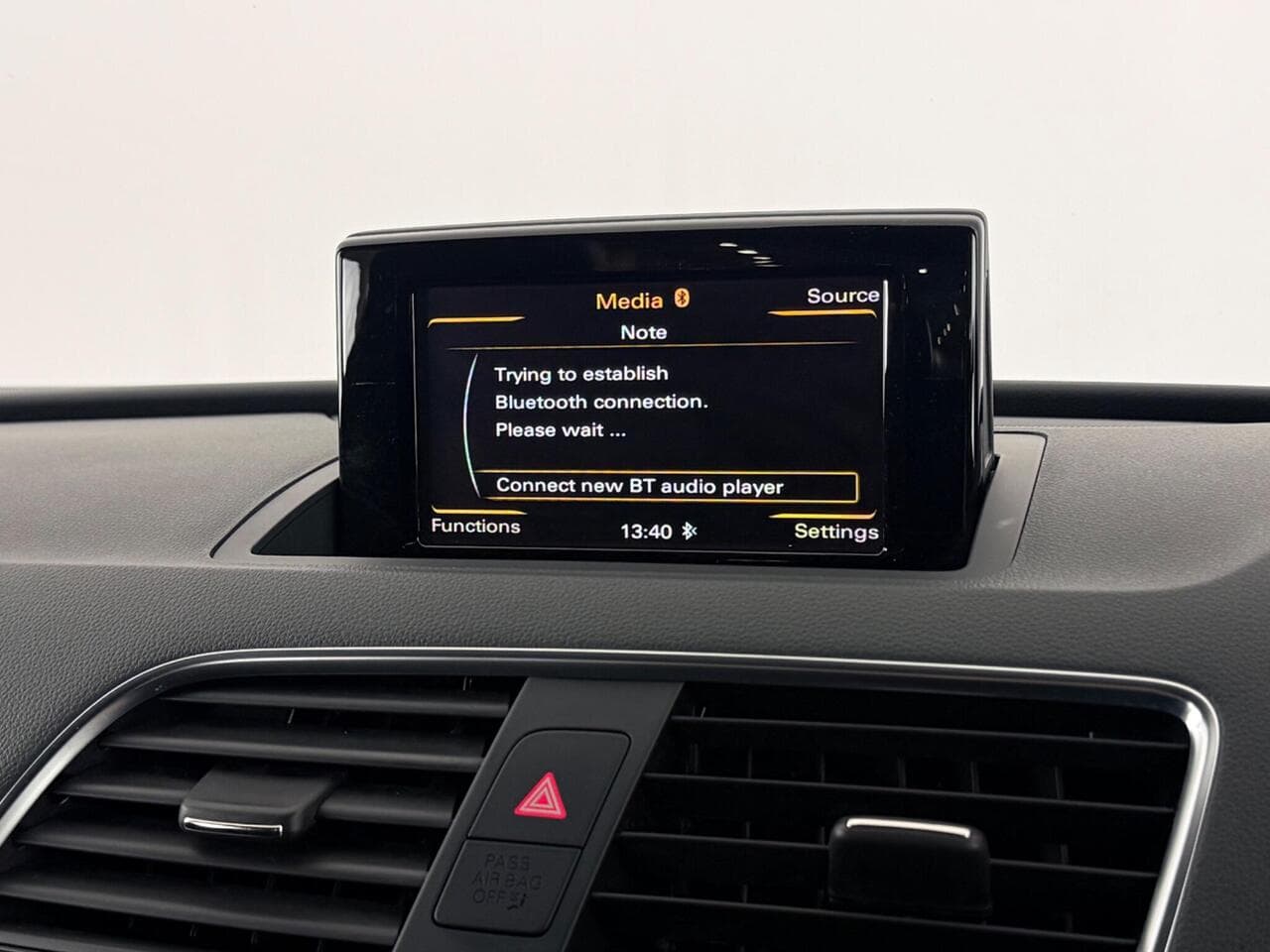 Audi Q3 thumbnail Infotainment System