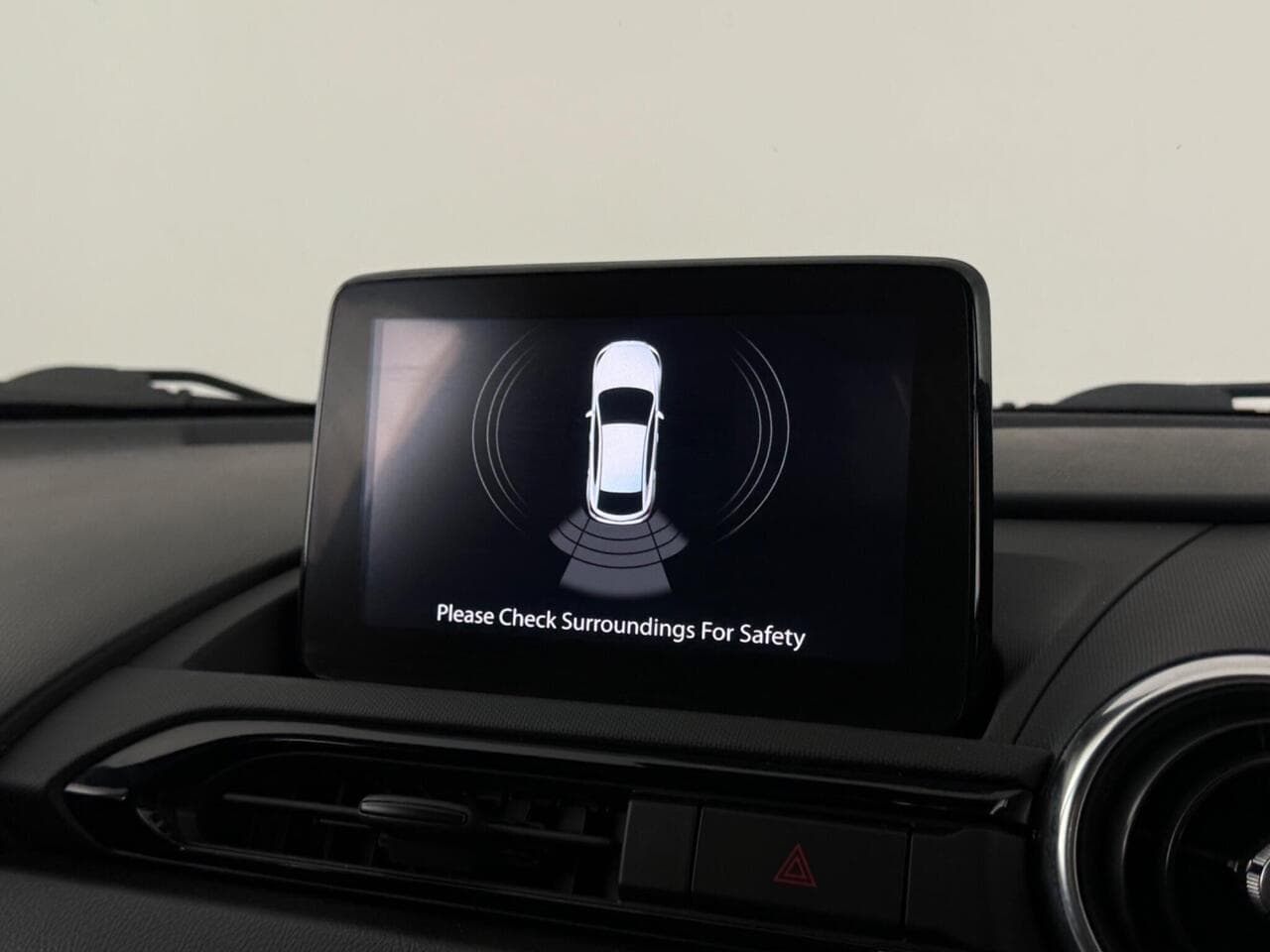 Mazda MX-5 RF thumbnail Infotainment System