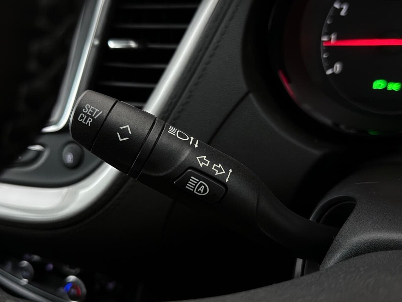 Vauxhall Grandland X thumbnail Misc Controls