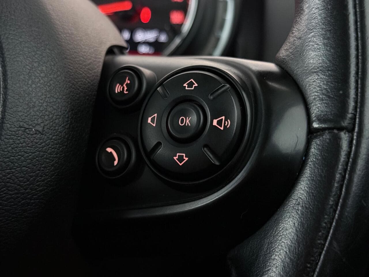 MINI Countryman thumbnail Misc Controls