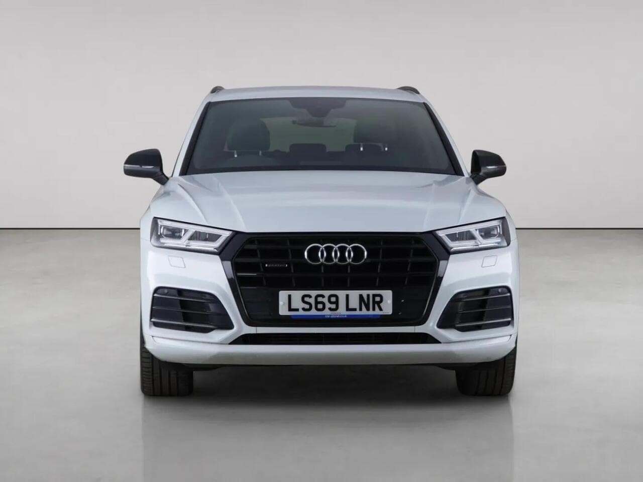 Audi Q5 thumbnail Front