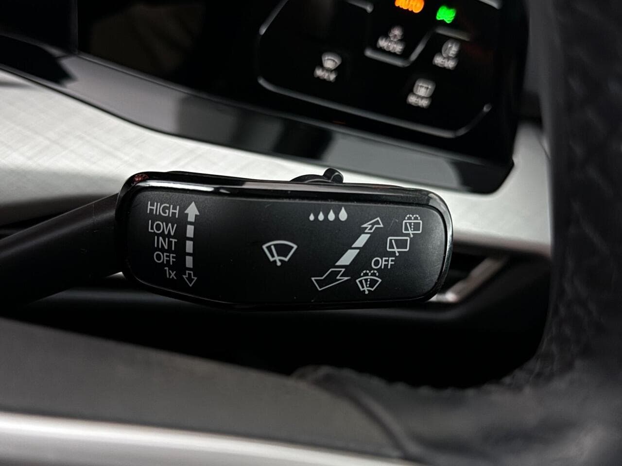 Volkswagen Golf thumbnail Misc Controls