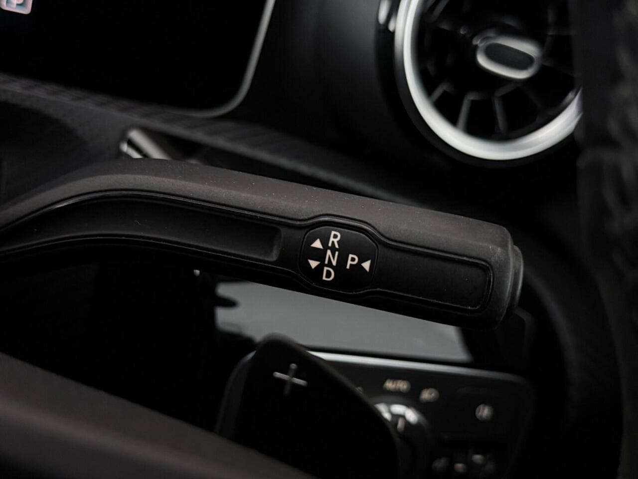 Mercedes-Benz A Class thumbnail Misc Controls