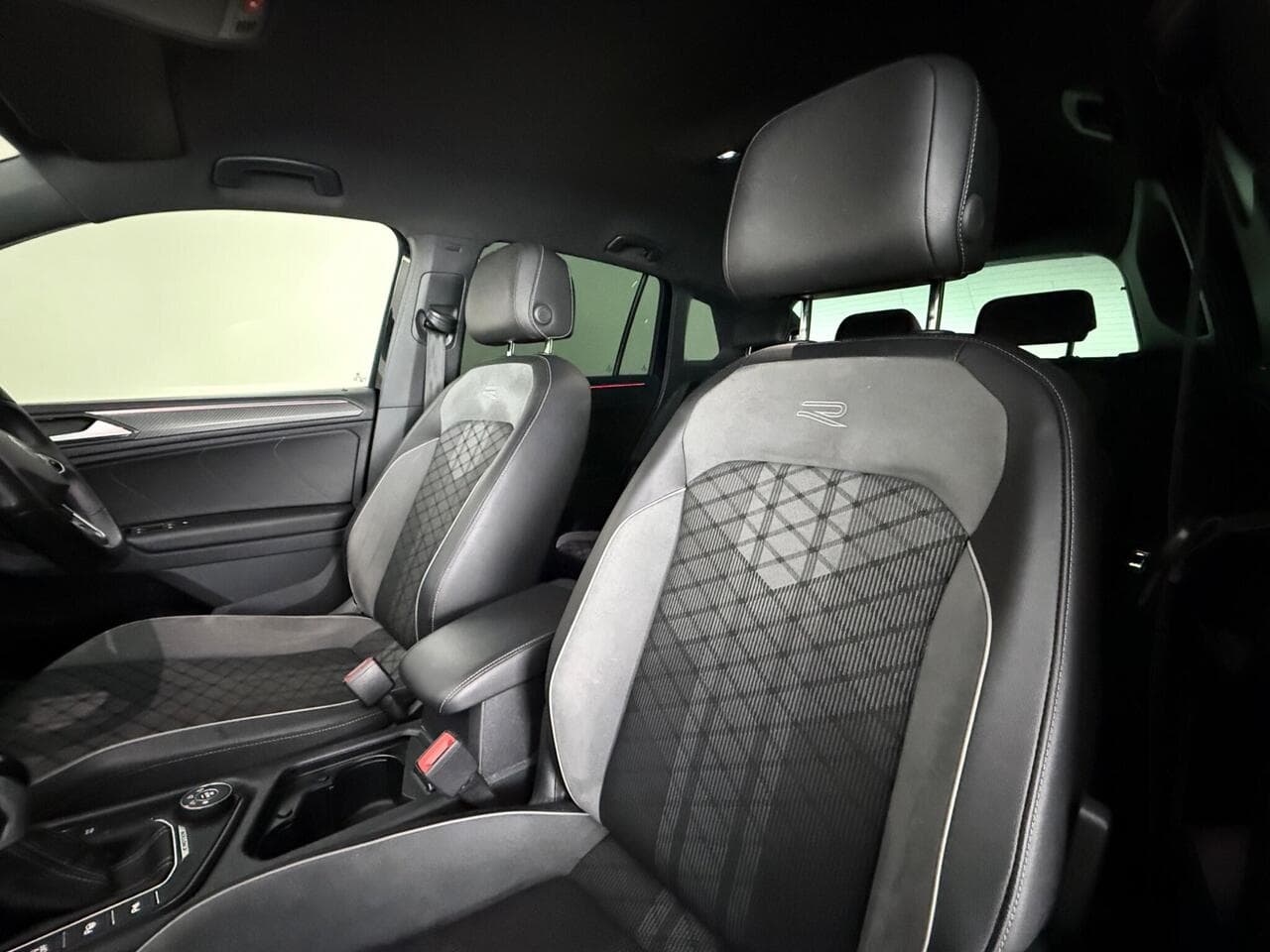Volkswagen Tiguan thumbnail Seat Front Passenger