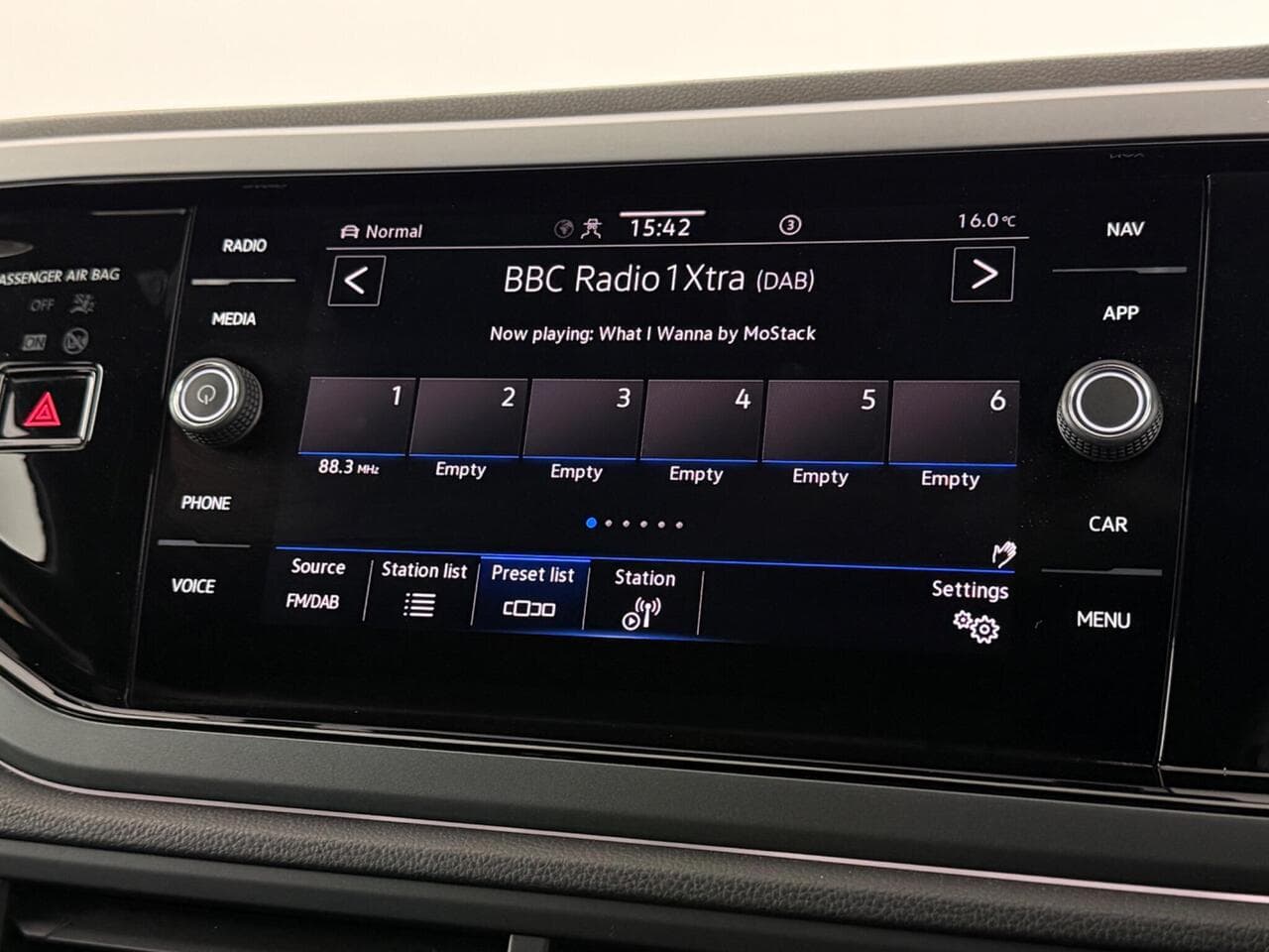 Volkswagen Taigo thumbnail Infotainment System