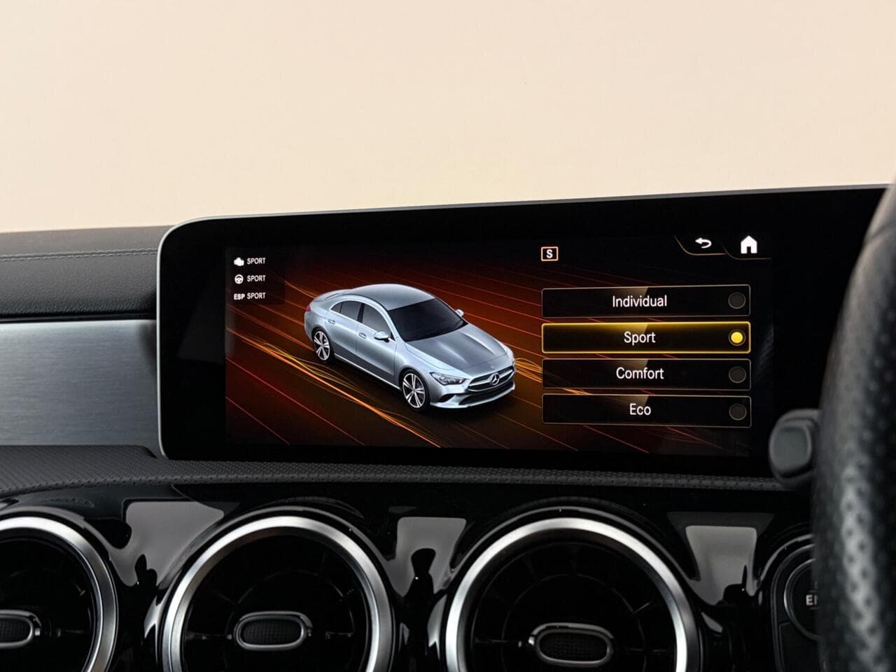 Mercedes-Benz CLA thumbnail Infotainment System