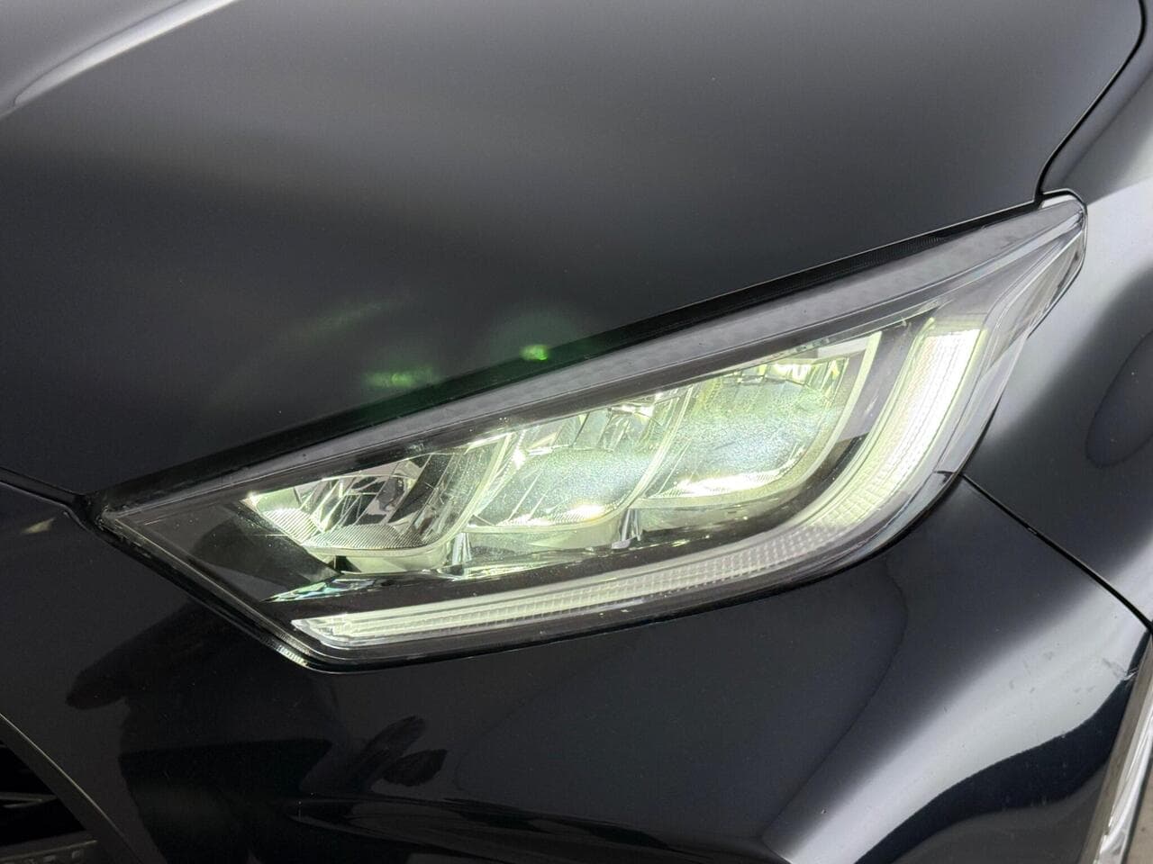 Toyota Yaris thumbnail Lights Front