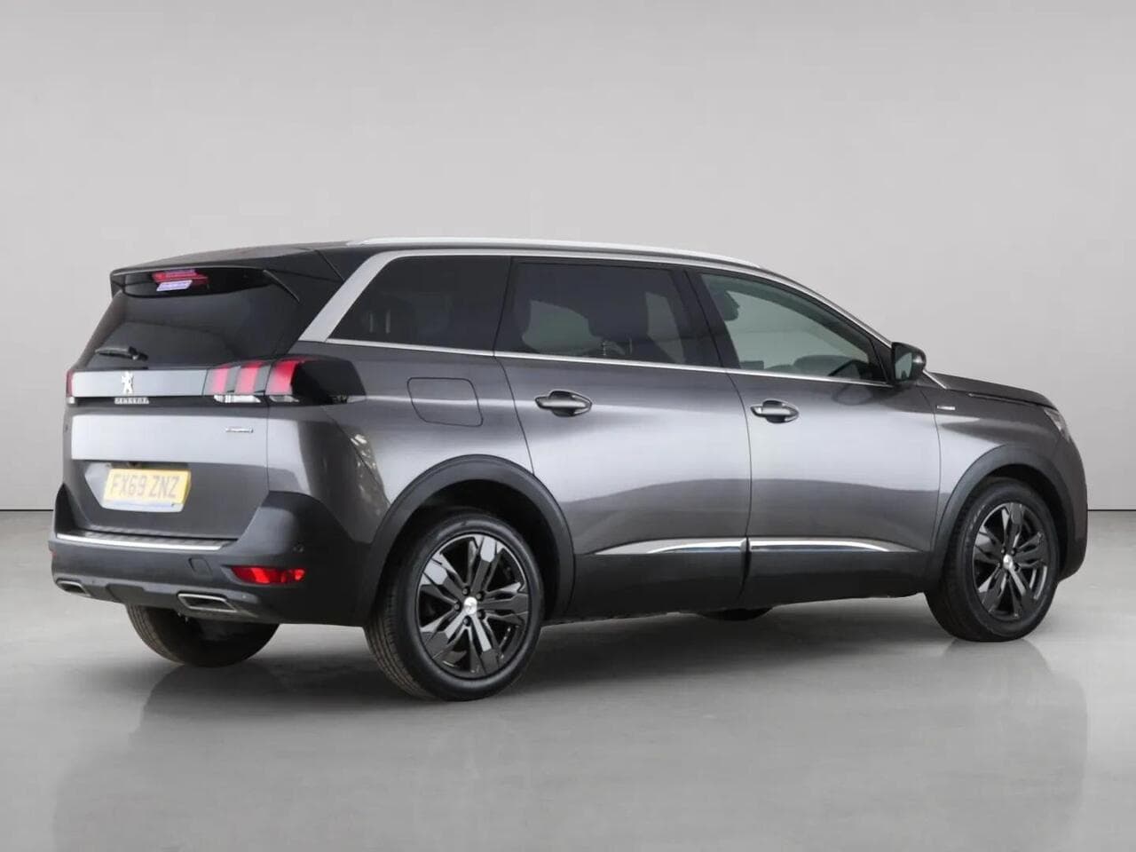 Peugeot 5008 thumbnail Rear Right