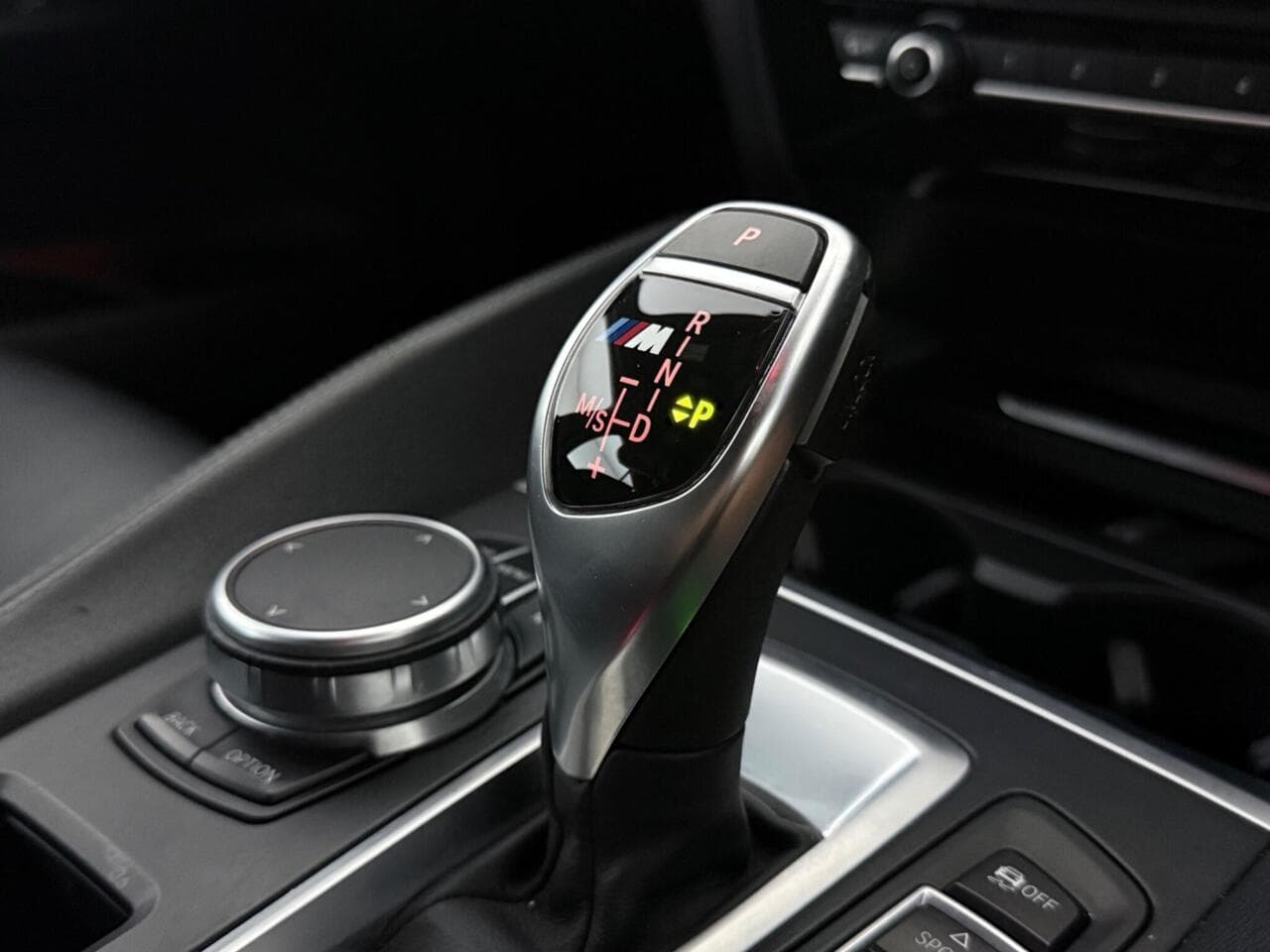 BMW X6 thumbnail Interior Front