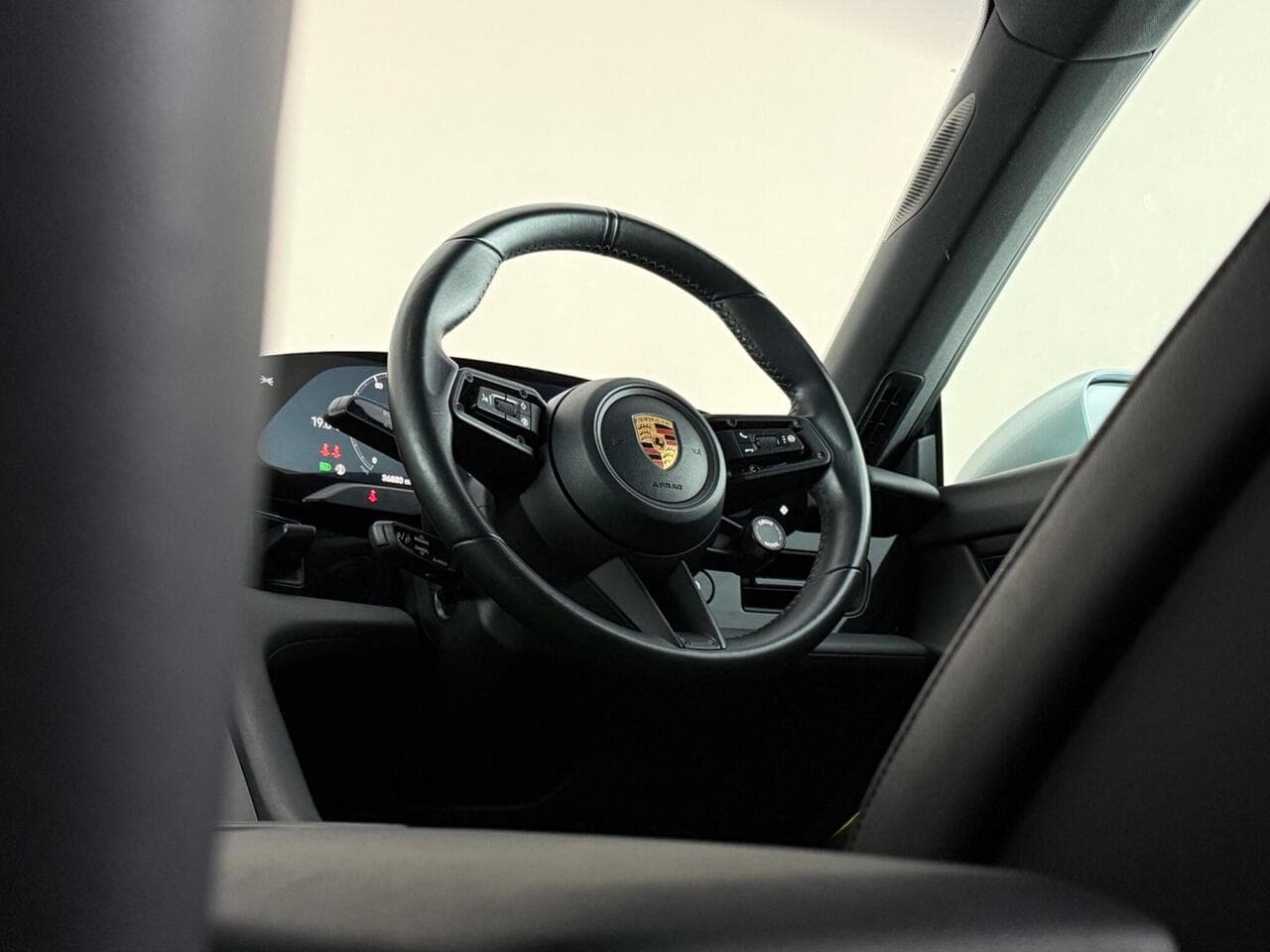 Porsche Taycan thumbnail Interior Front