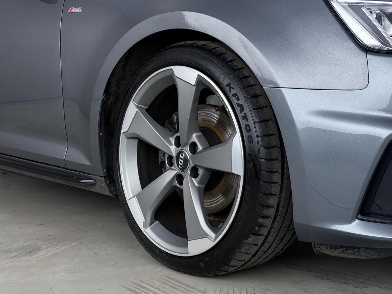 Audi A4 Avant thumbnail Wheel