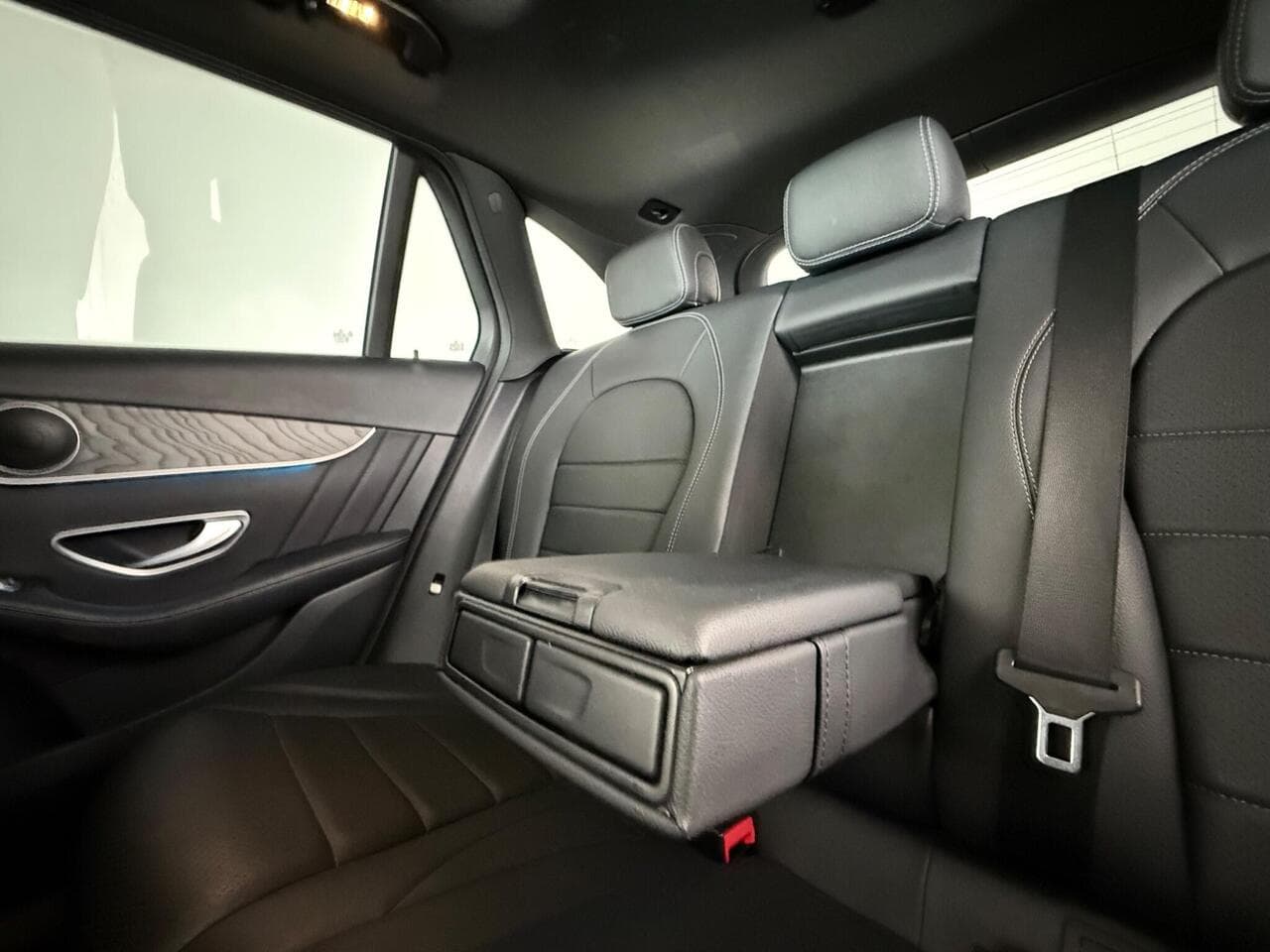 Mercedes-Benz GLC thumbnail Seats Rear