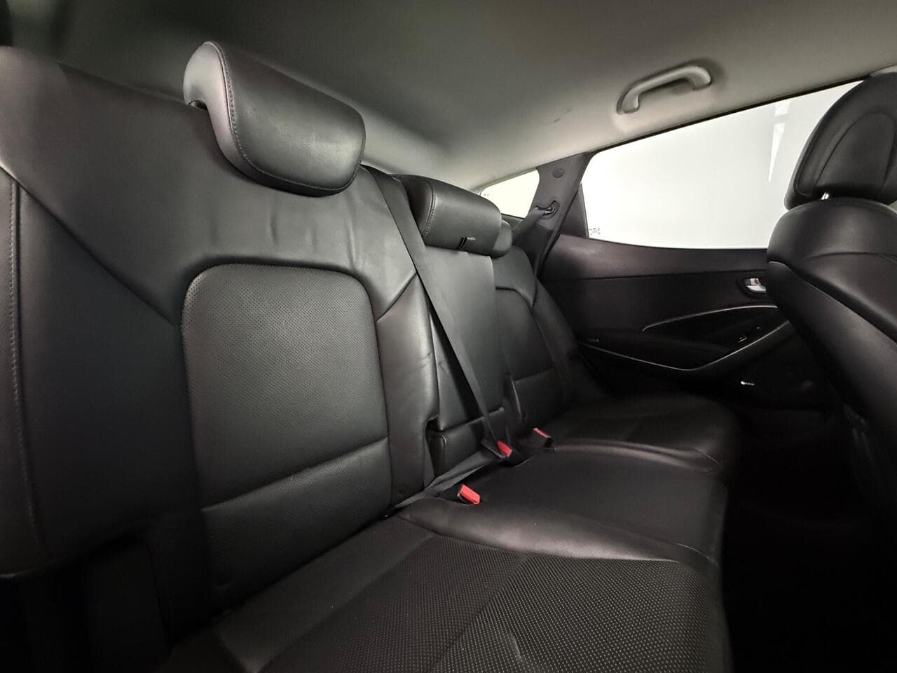 Hyundai Santa Fe thumbnail Seats Rear