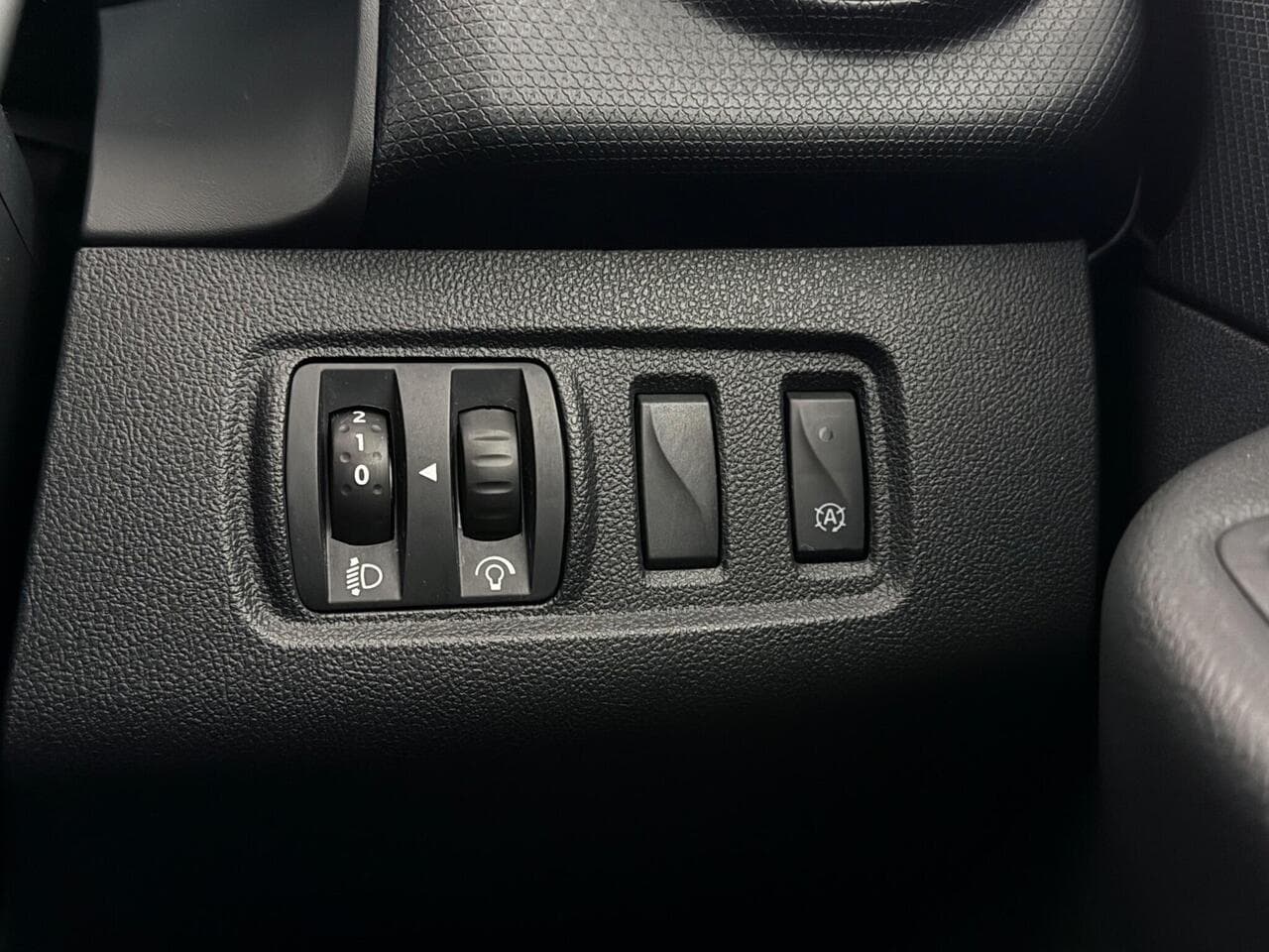 Renault Clio thumbnail Misc Controls
