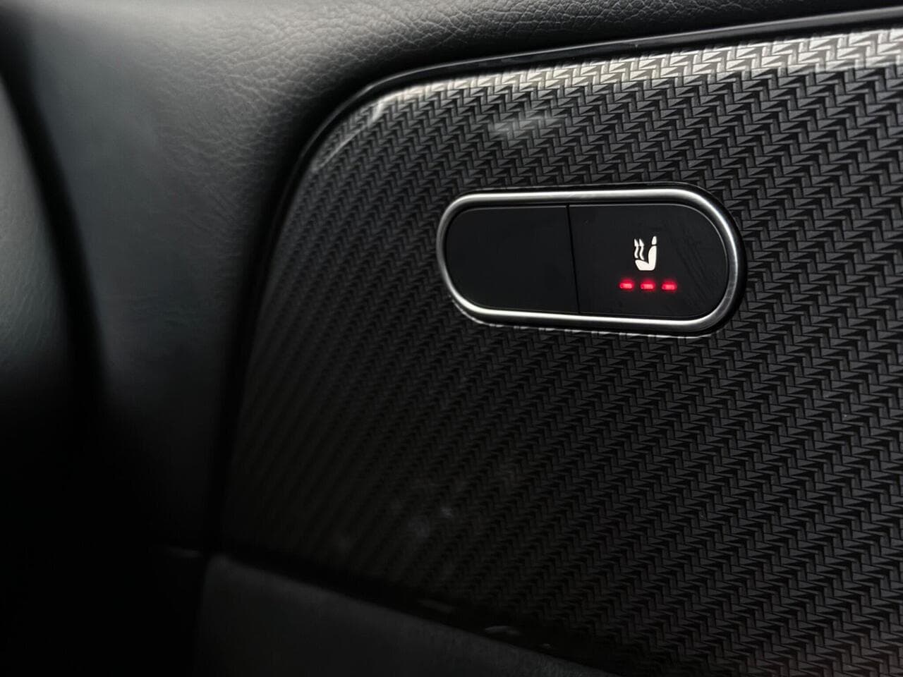 Mercedes-Benz GLB thumbnail Misc Controls