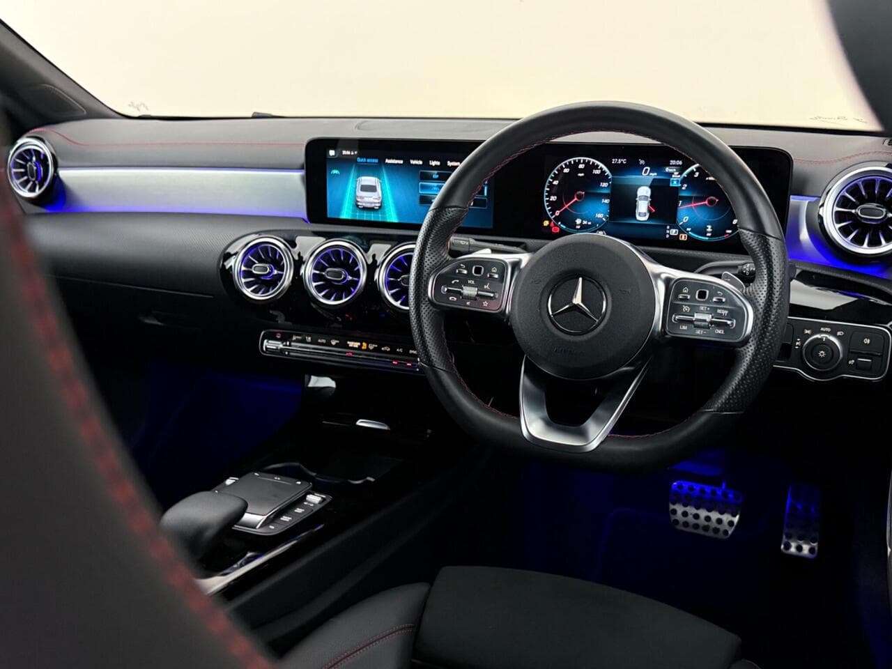 Mercedes-Benz CLA thumbnail Interior Front