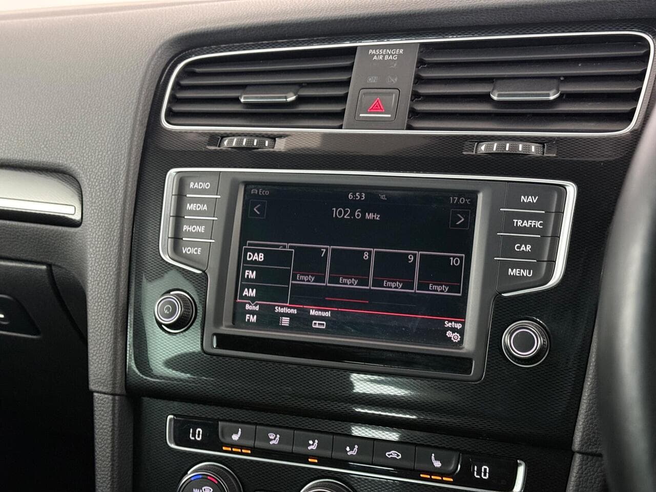 Volkswagen Golf thumbnail Infotainment System
