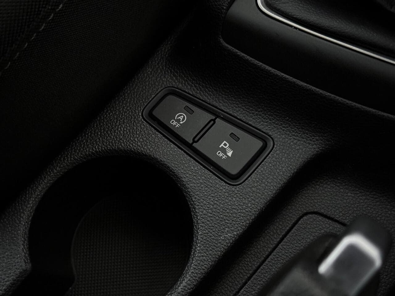Hyundai i20 thumbnail Misc Controls