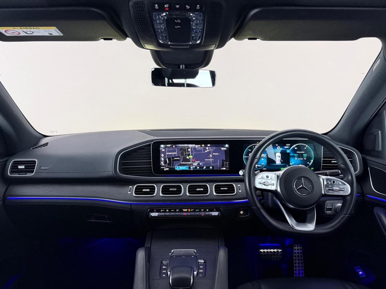 Mercedes-Benz GLE thumbnail Interior Front