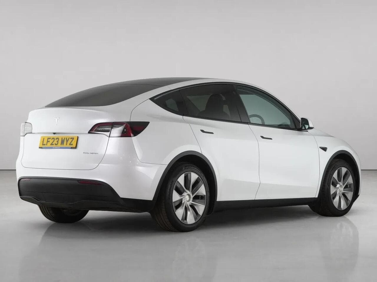 Tesla Model Y thumbnail Rear Right