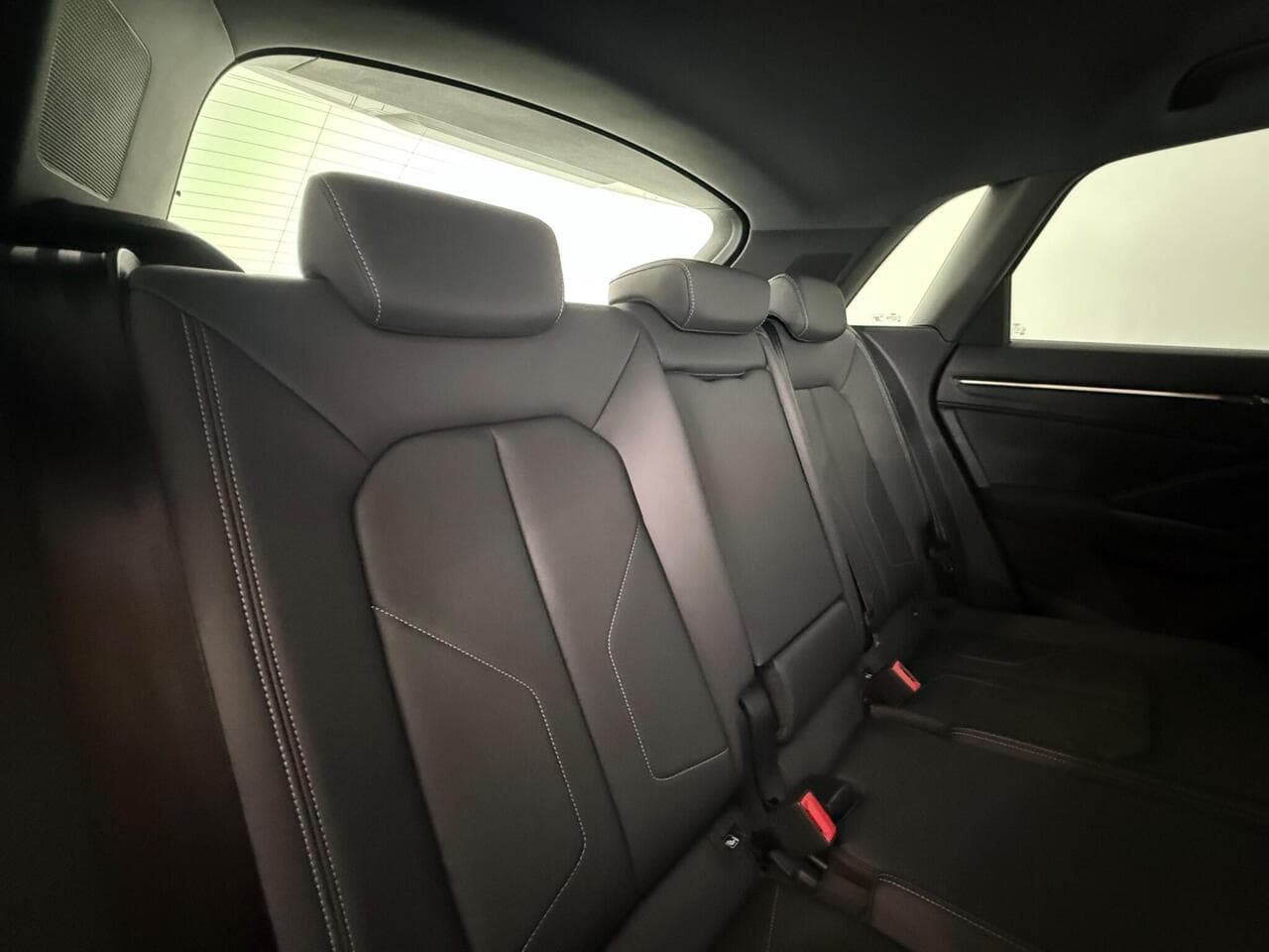 Audi Q3 thumbnail Seats Rear