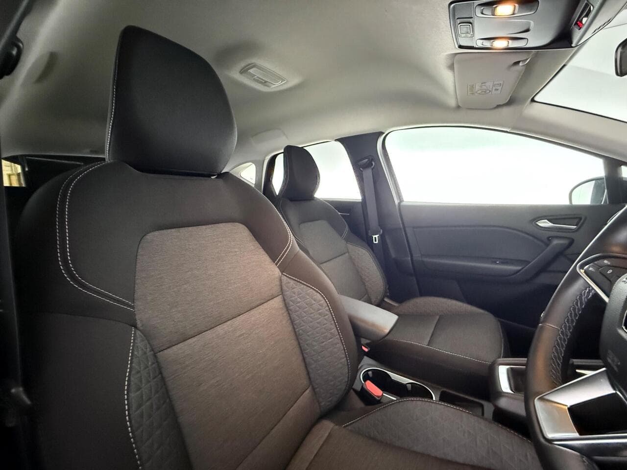Renault Captur thumbnail Seat Driver