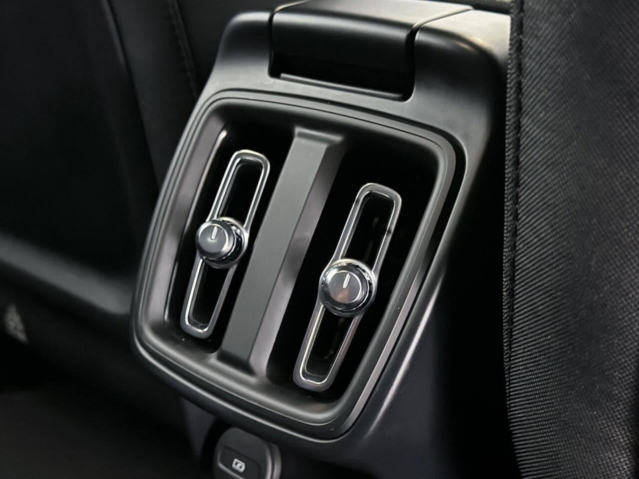 Polestar Polestar 2 thumbnail Misc Controls