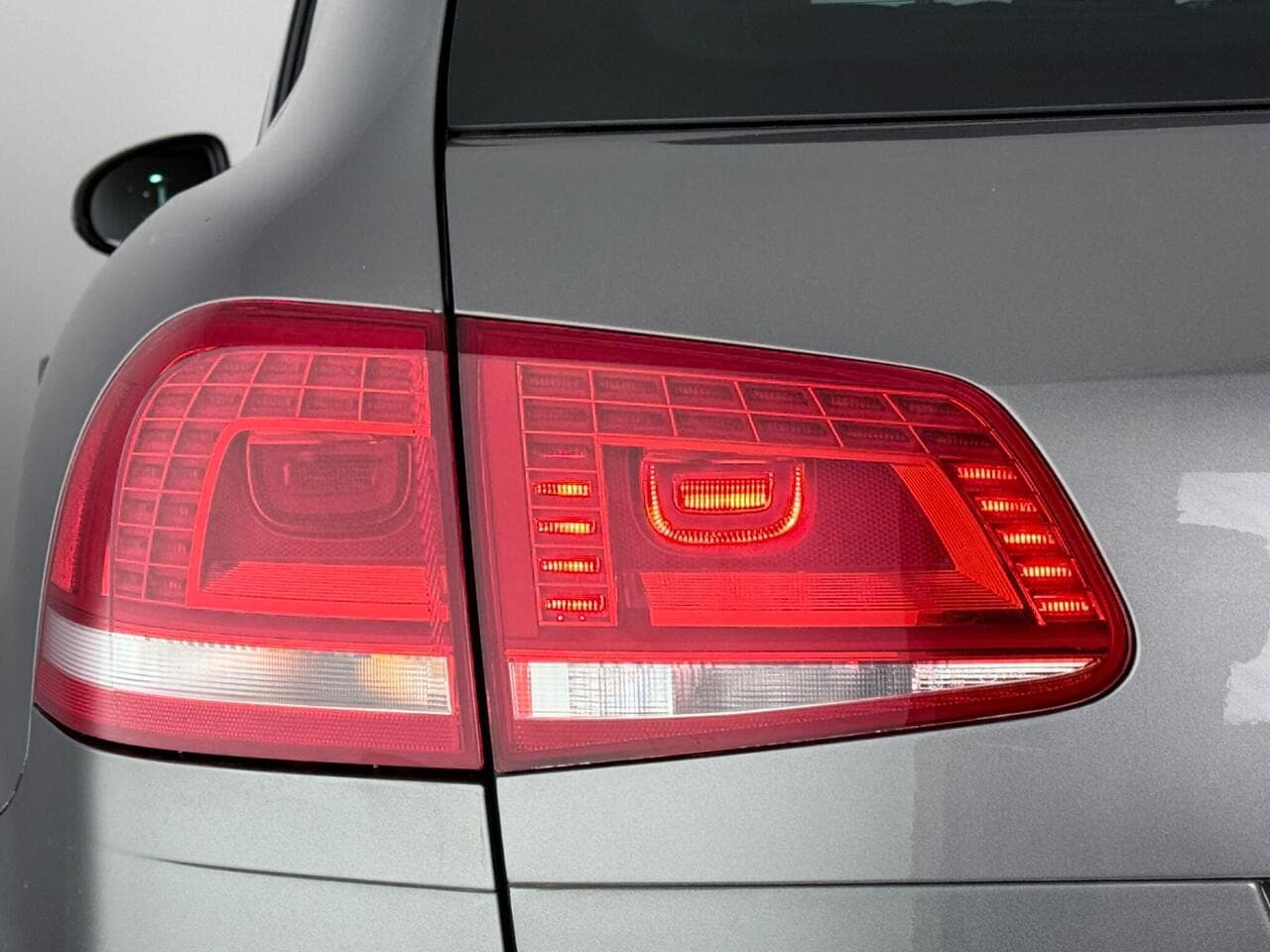 Volkswagen Touareg thumbnail Lights Rear