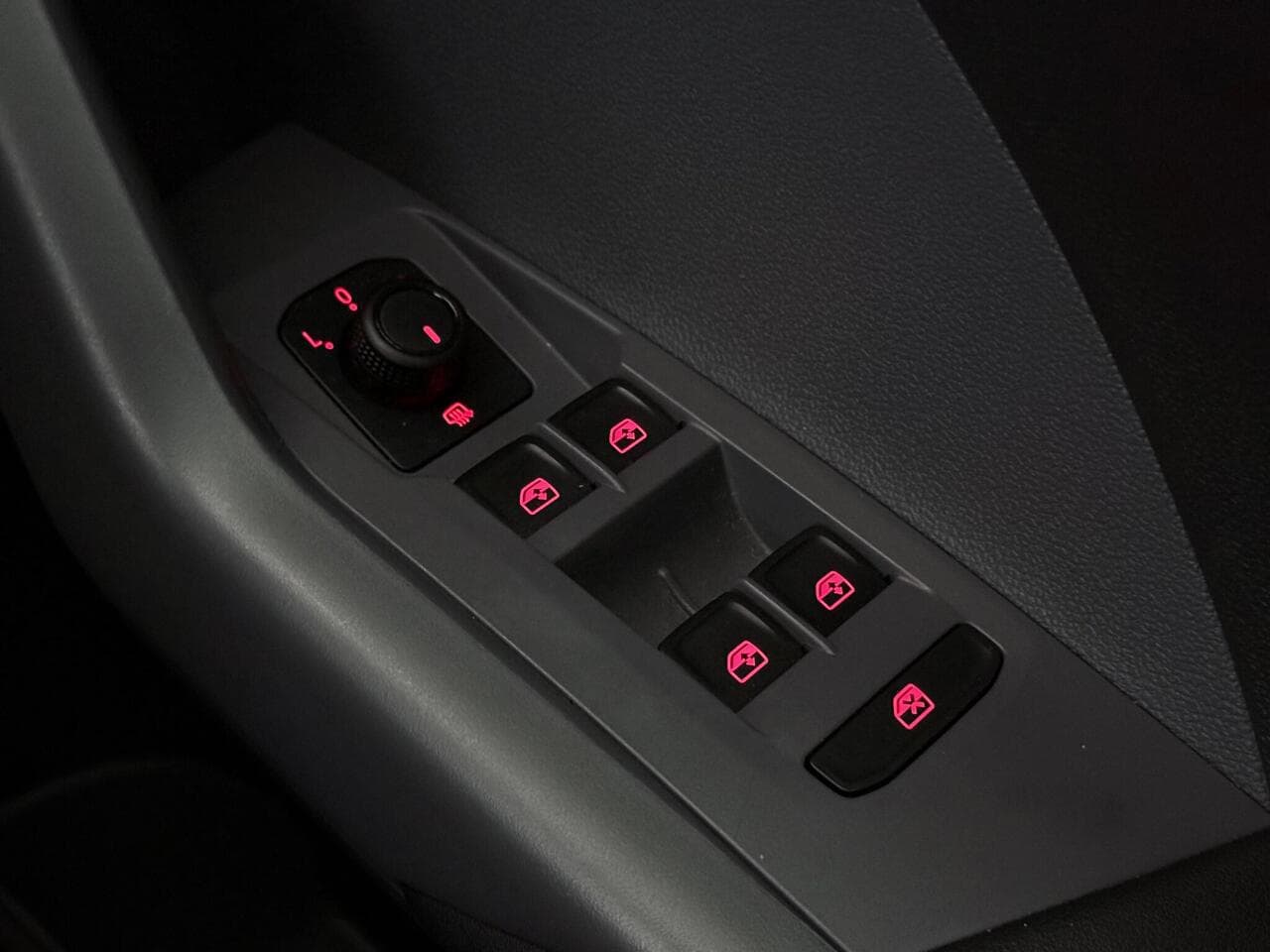 Volkswagen T-Cross thumbnail Misc Controls
