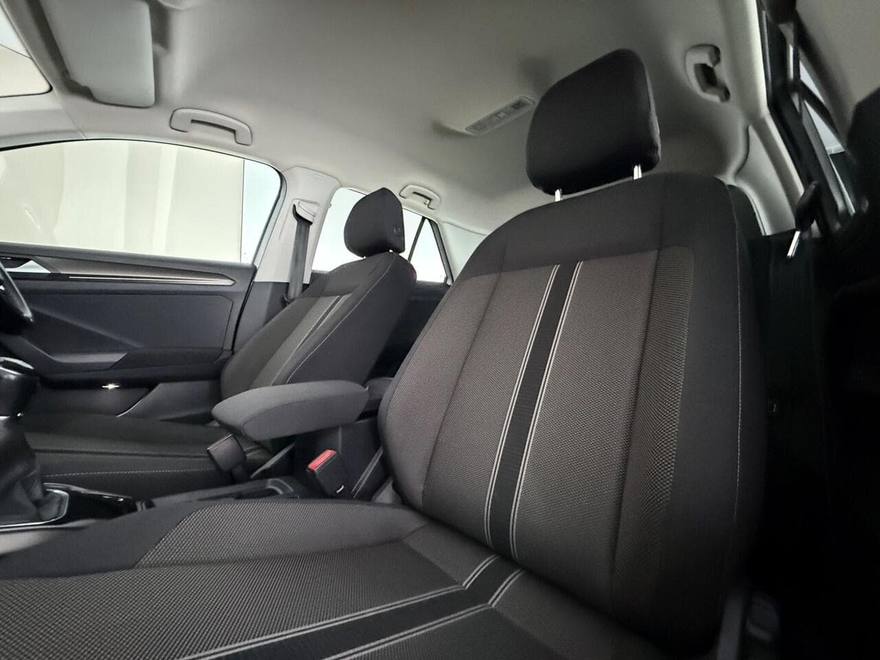 Volkswagen T-Roc thumbnail Seat Front Passenger
