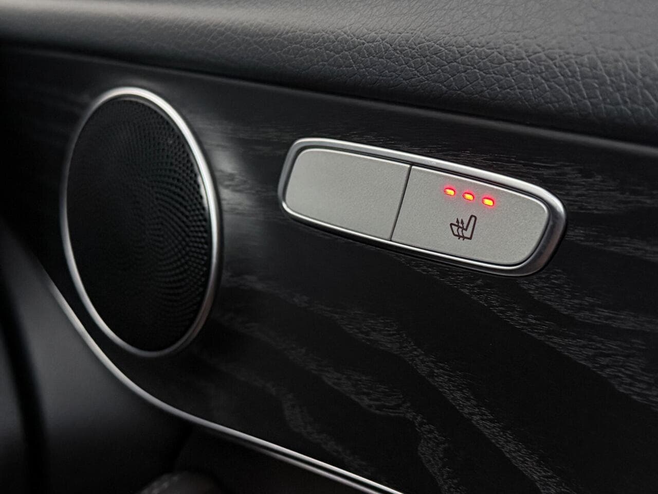 Mercedes-Benz GLC thumbnail Misc Controls