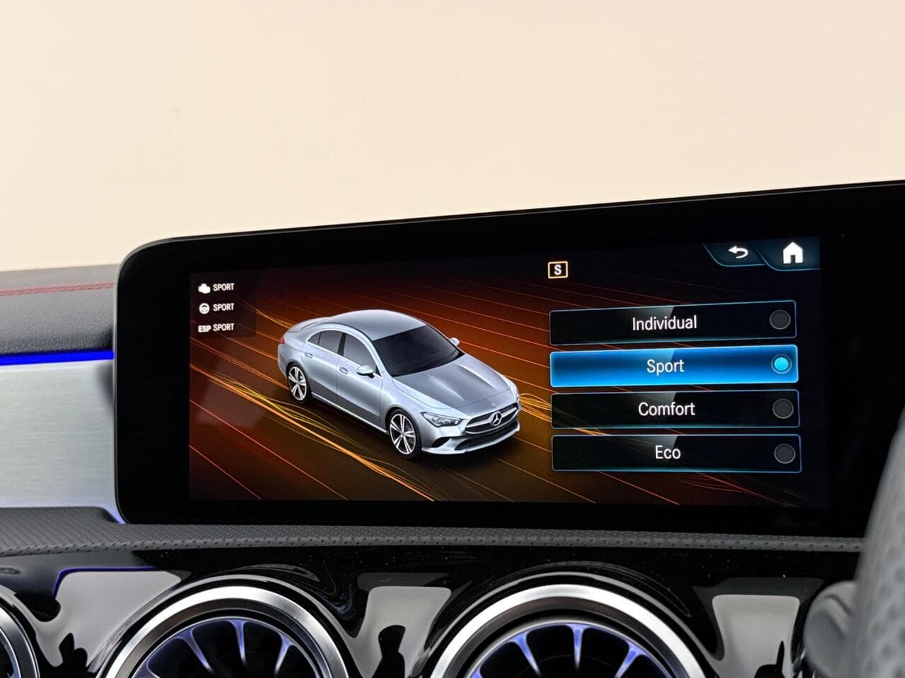 Mercedes-Benz CLA thumbnail Infotainment System