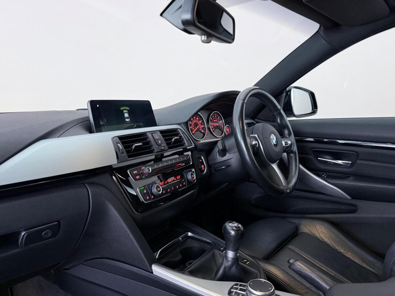 BMW 4 Series thumbnail Interior Front