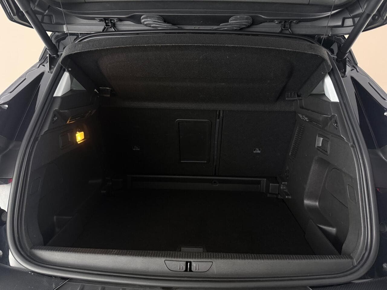 Vauxhall Grandland X thumbnail Boot