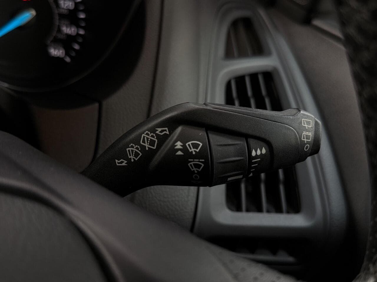 Ford Focus thumbnail Misc Controls