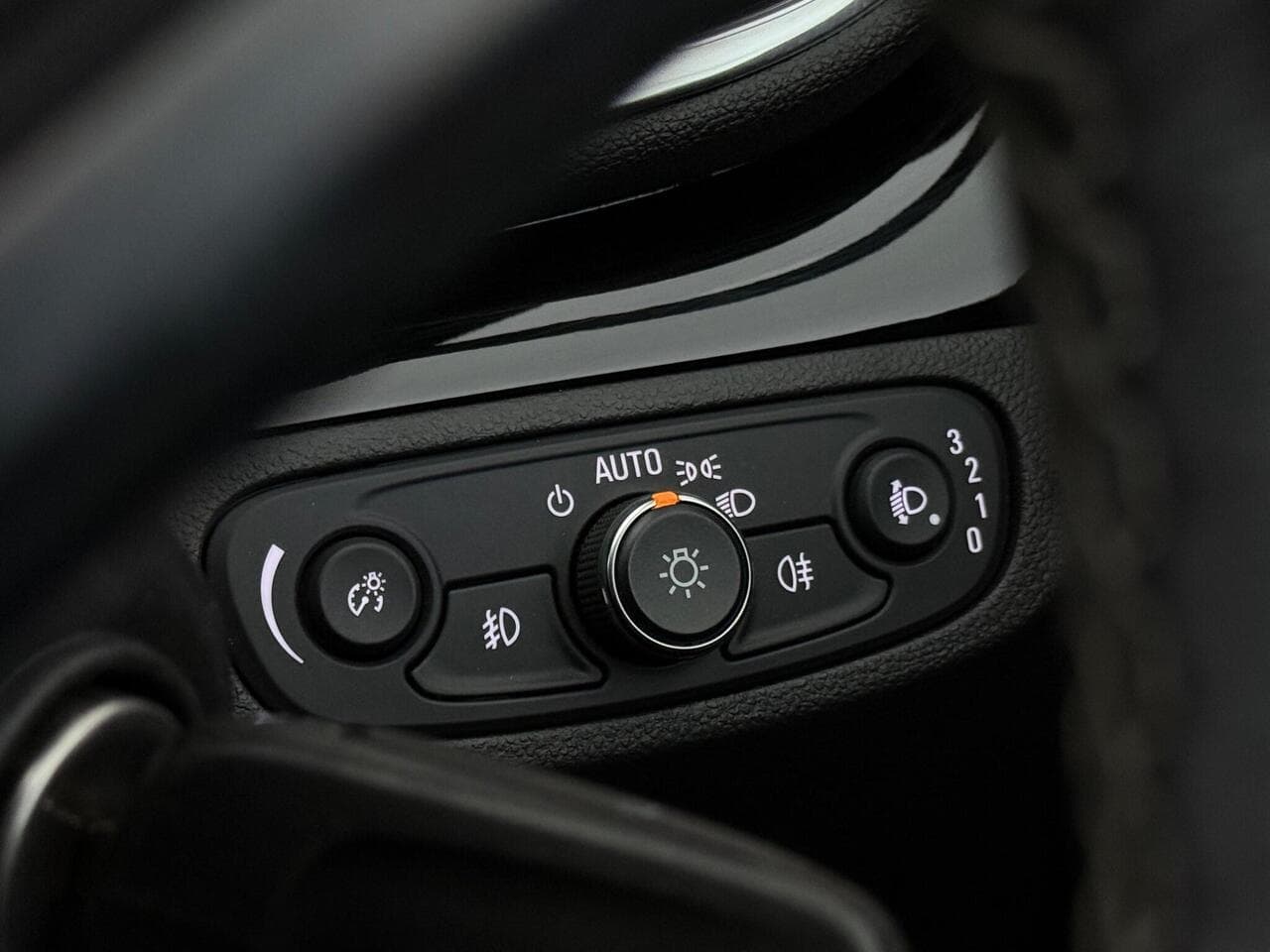 Vauxhall Mokka X thumbnail Misc Controls
