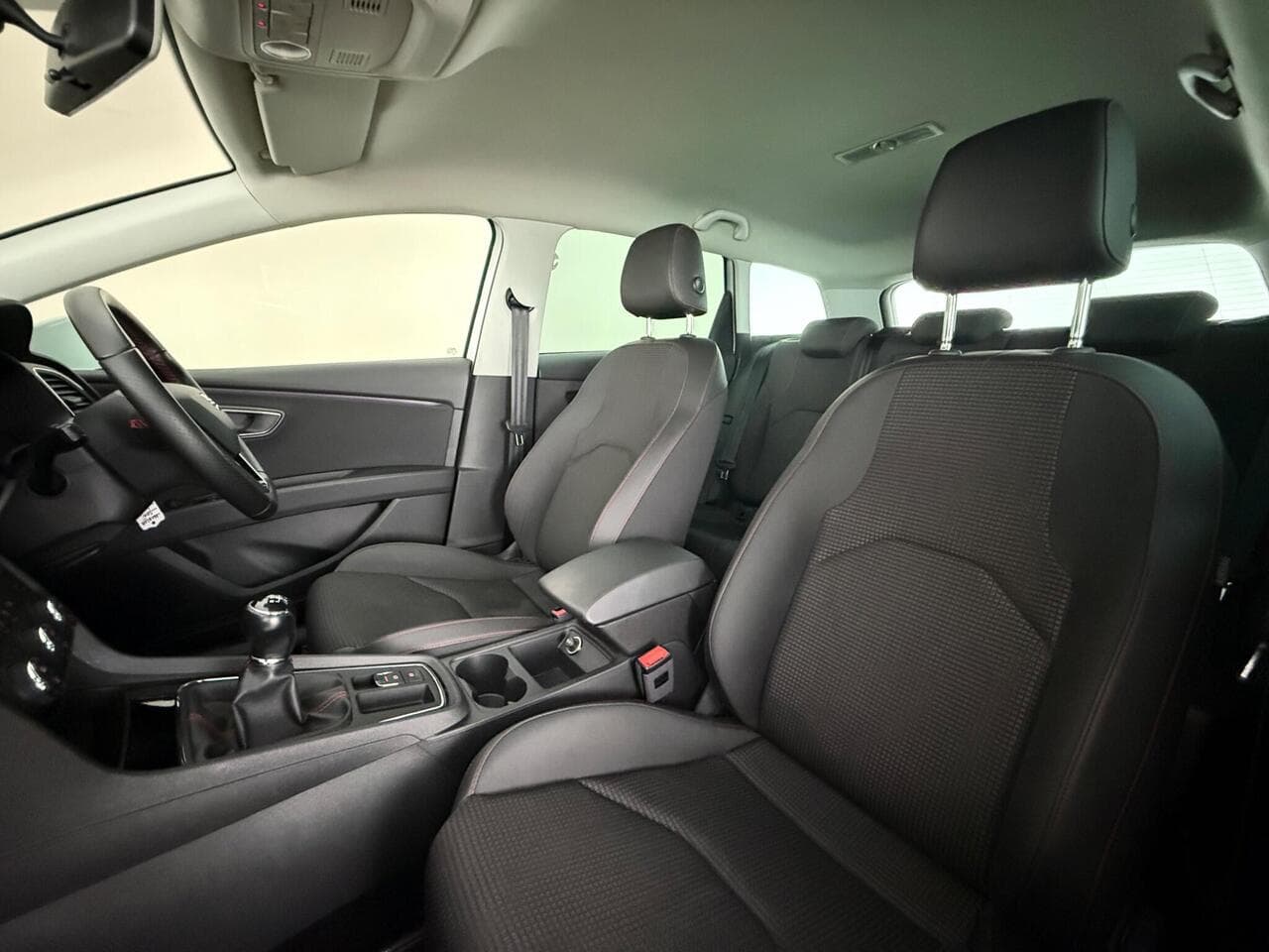 SEAT Leon thumbnail Seat Front Passenger