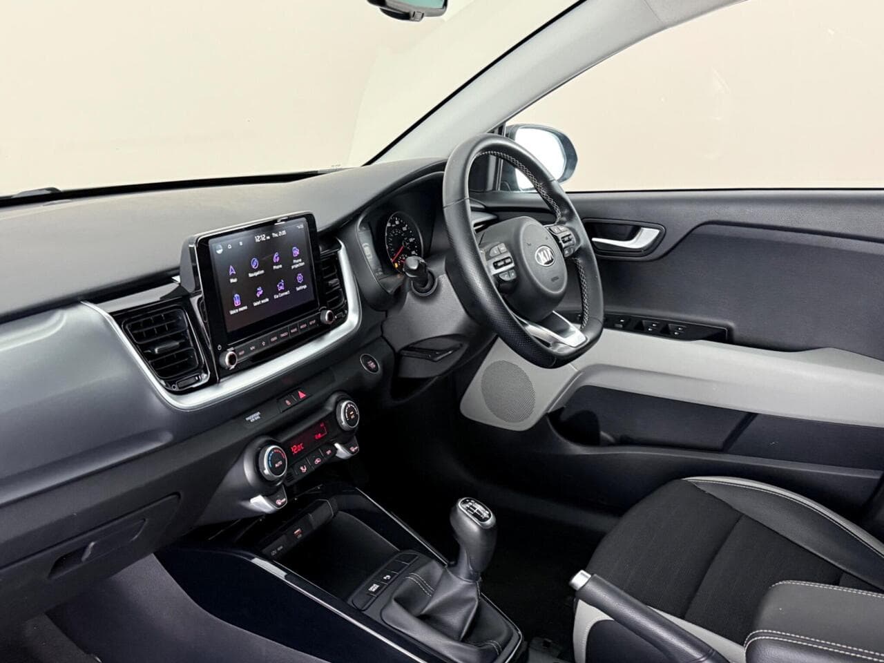 Kia Stonic thumbnail Interior Front
