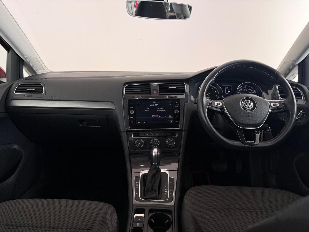 Volkswagen Golf thumbnail Interior Front