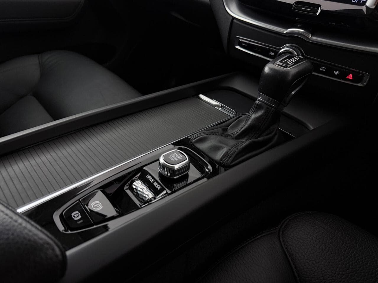 Volvo XC60 thumbnail Interior Front
